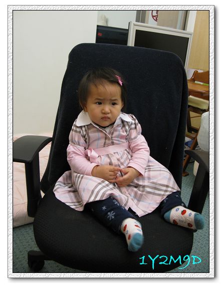 1Y2M09D穿洋裝-01.jpg 1Y2M09D穿洋裝-01.jpg