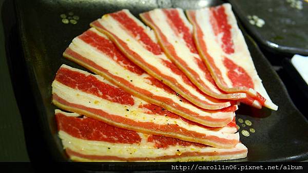 【食記】燒肉吃到飽《櫻花羿日式炭火燒肉》東區新開幕-櫻花羿