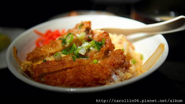 【隨興食記】難怪要躲藏《藏月》日式豬排專賣-藏月 【隨興食記】難怪要躲藏《藏月》日式豬排專賣-藏月