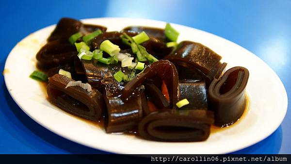 【食記】豬的精華一口吃《三粒米粉湯》-三粒米粉湯 【食記】豬的精華一口吃《三粒米粉湯》-三粒米粉湯