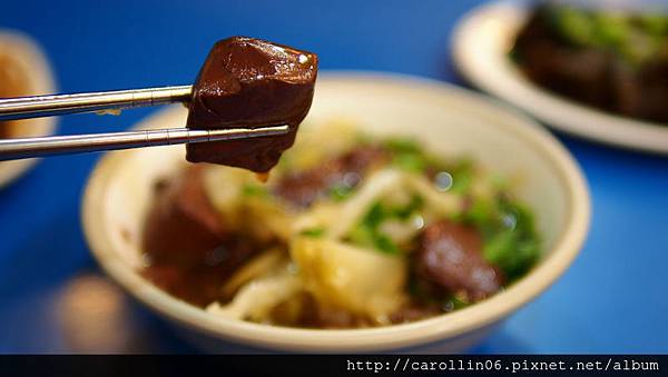 【食記】豬的精華一口吃《三粒米粉湯》-三粒米粉湯 【食記】豬的精華一口吃《三粒米粉湯》-三粒米粉湯