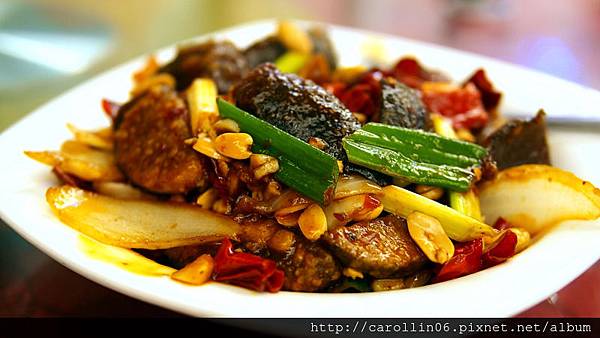 【食記】台中。誘人酥皮鵝《阿秋大肥鵝》