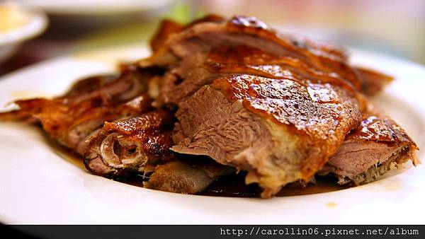 【食記】台中。誘人酥皮鵝《阿秋大肥鵝》
