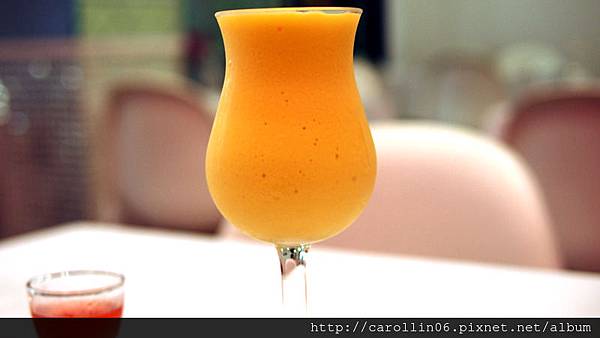 【食記】台中。表現不差卻小失望《華麗狂女士ii 》Macaron Pink-Macaron Pink 【食記】台中。表現不差卻小失望《華麗狂女士ii 》Macaron Pink-Macaron Pink