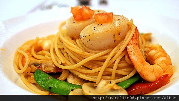 【食記】台中。表現不差卻小失望《華麗狂女士ii 》Macaron Pink-Macaron Pink 【食記】台中。表現不差卻小失望《華麗狂女士ii 》Macaron Pink-Macaron Pink