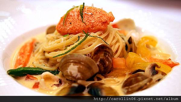 【食記】台中。表現不差卻小失望《華麗狂女士ii 》Macaron Pink-Macaron Pink 【食記】台中。表現不差卻小失望《華麗狂女士ii 》Macaron Pink-Macaron Pink