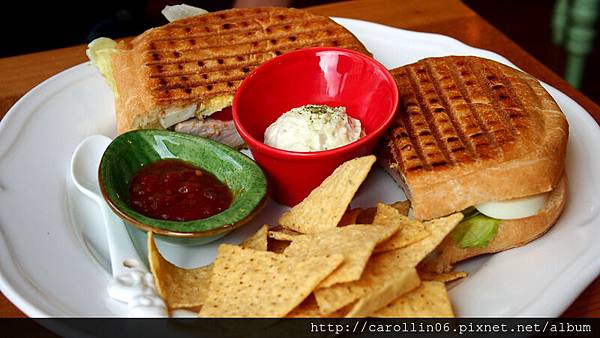 【食記】基隆。《貓小路cafe》繽紛貓主題-貓小路 【食記】基隆。《貓小路cafe》繽紛貓主題-貓小路