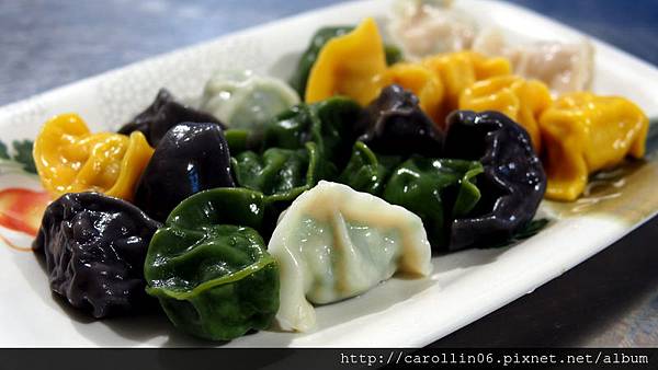 【美食】基隆。八斗子《藻遍海餃》特色彩色海鮮水餃-藻遍海餃 【美食】基隆。八斗子《藻遍海餃》特色彩色海鮮水餃-藻遍海餃