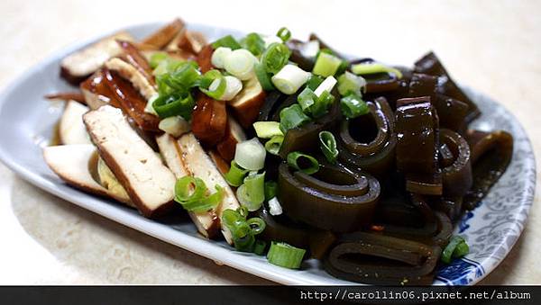 【美食】台北。文山區木柵市場《吃香喝辣牛肉麵食館》獨特養生湯頭-吃香喝辣 【美食】台北。文山區木柵市場《吃香喝辣牛肉麵食館》獨特養生湯頭-吃香喝辣