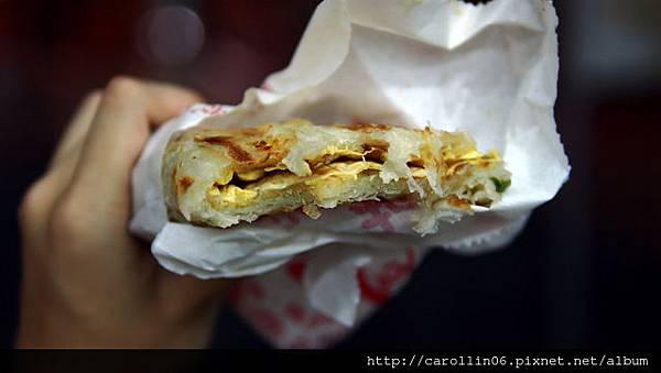 【美食】台北。永康街《天津蔥抓餅》一般般 不知為何排隊 【美食】台北。永康街《天津蔥抓餅》一般般 不知為何排隊