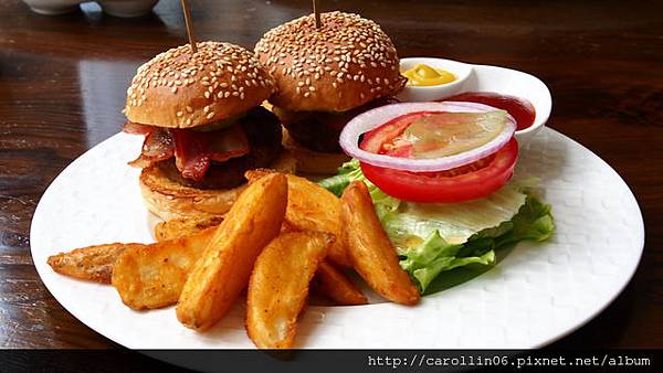 【隨興食記】《HALEAKALA 夏威夷酒吧餐廳》-HALEAKALA 【隨興食記】《HALEAKALA 夏威夷酒吧餐廳》-HALEAKALA