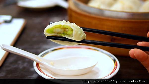 【美食】新北。新店大坪林《原師父》超大顆湯包麵食-原師父 【美食】新北。新店大坪林《原師父》超大顆湯包麵食-原師父