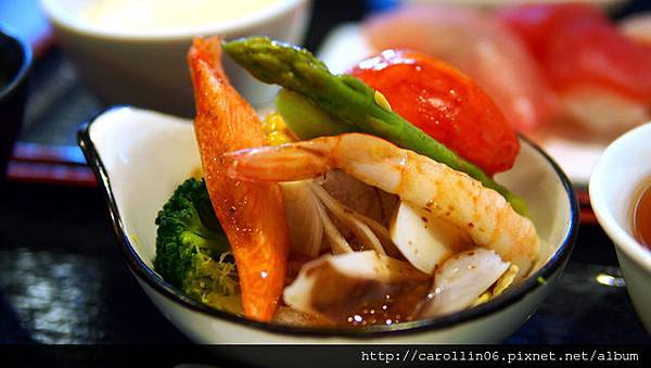 【隨興食記】《櫻之舞日式食堂》整體都還OK的一間安全店-櫻之舞 【隨興食記】《櫻之舞日式食堂》整體都還OK的一間安全店-櫻之舞