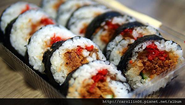 【隨興食記】木柵市場內。現做壽司 【隨興食記】木柵市場內。現做壽司