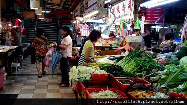 【隨興食記】木柵市場內。現做壽司 【隨興食記】木柵市場內。現做壽司