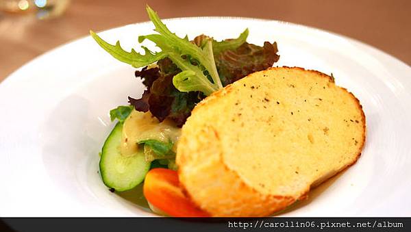 【隨興食記】《波拿法新法式料理》除了擺飾沒找到一絲法式-波拿法 【隨興食記】《波拿法新法式料理》除了擺飾沒找到一絲法式-波拿法