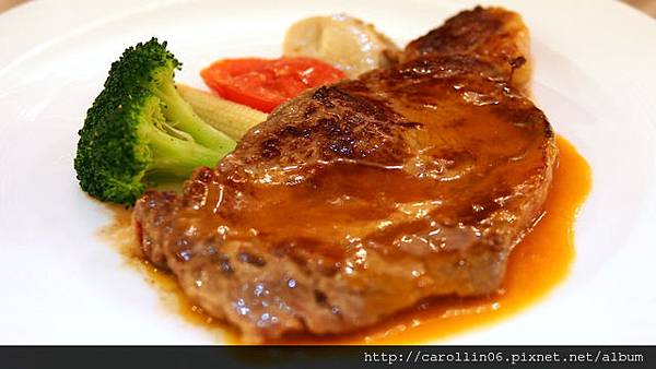 【隨興食記】《波拿法新法式料理》除了擺飾沒找到一絲法式-波拿法 【隨興食記】《波拿法新法式料理》除了擺飾沒找到一絲法式-波拿法