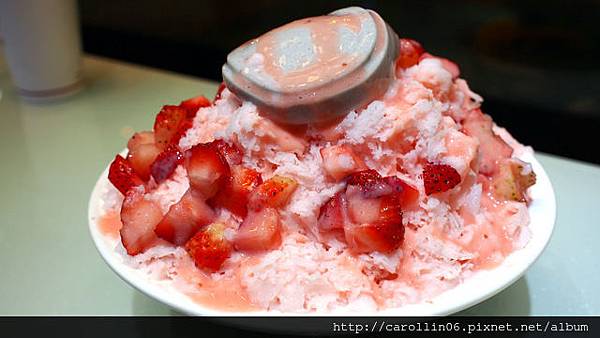 【隨興食記】《冰霸王ICE KING》抓住芒果的尾巴-ICE KING 【隨興食記】《冰霸王ICE KING》抓住芒果的尾巴-ICE KING