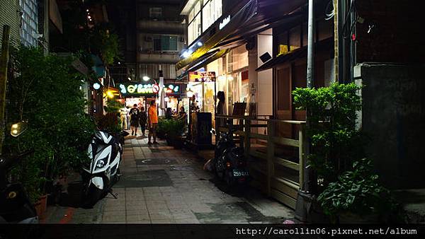 【隨興食記】《冰霸王ICE KING》抓住芒果的尾巴-ICE KING 【隨興食記】《冰霸王ICE KING》抓住芒果的尾巴-ICE KING