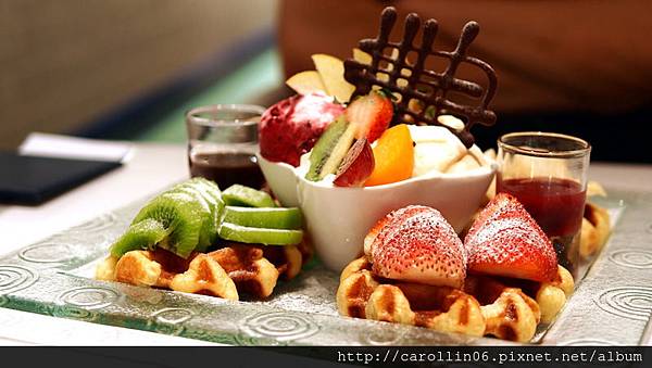 【食記】《Glacio比利時創意冰品咖啡館》列日鬆餅-Glacio 【食記】《Glacio比利時創意冰品咖啡館》列日鬆餅-Glacio