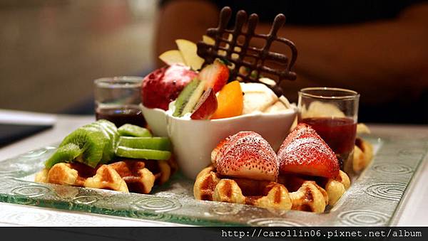 【食記】《Glacio比利時創意冰品咖啡館》列日鬆餅-Glacio 【食記】《Glacio比利時創意冰品咖啡館》列日鬆餅-Glacio