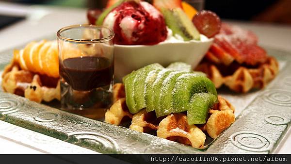 【食記】《Glacio比利時創意冰品咖啡館》列日鬆餅-Glacio 【食記】《Glacio比利時創意冰品咖啡館》列日鬆餅-Glacio