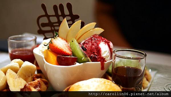 【食記】《Glacio比利時創意冰品咖啡館》列日鬆餅-Glacio 【食記】《Glacio比利時創意冰品咖啡館》列日鬆餅-Glacio