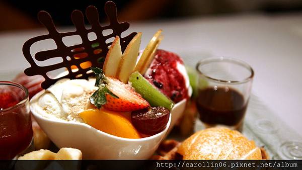 【食記】《Glacio比利時創意冰品咖啡館》列日鬆餅-Glacio 【食記】《Glacio比利時創意冰品咖啡館》列日鬆餅-Glacio