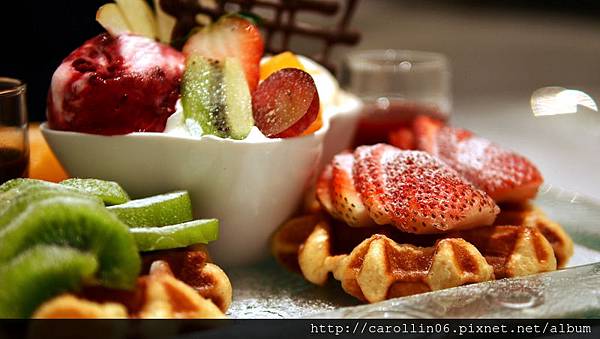 【食記】《Glacio比利時創意冰品咖啡館》列日鬆餅-Glacio 【食記】《Glacio比利時創意冰品咖啡館》列日鬆餅-Glacio