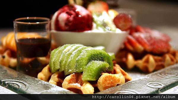 【食記】《Glacio比利時創意冰品咖啡館》列日鬆餅-Glacio 【食記】《Glacio比利時創意冰品咖啡館》列日鬆餅-Glacio