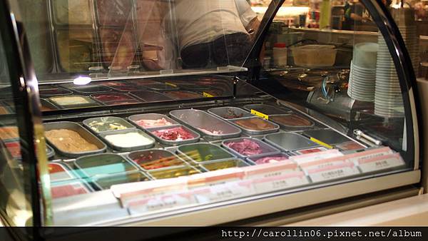 【食記】《Glacio比利時創意冰品咖啡館》列日鬆餅-Glacio 【食記】《Glacio比利時創意冰品咖啡館》列日鬆餅-Glacio