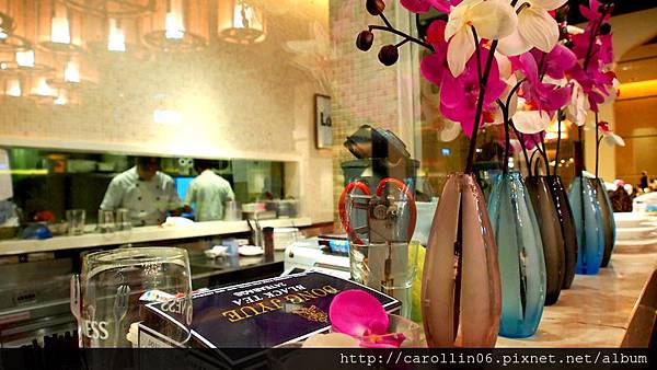 【食記】價格頗一般的《Lacuz 泰式料理》BELLAVITA店-Lacuz 【食記】價格頗一般的《Lacuz 泰式料理》BELLAVITA店-Lacuz