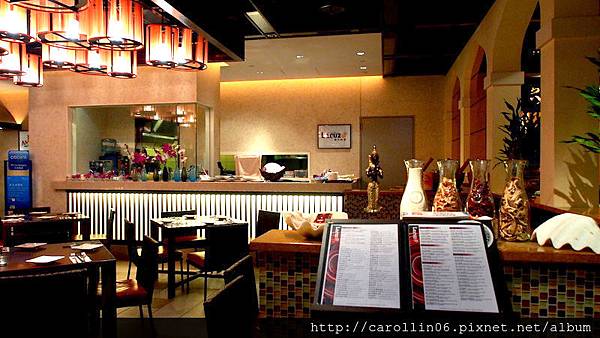 【食記】價格頗一般的《Lacuz 泰式料理》BELLAVITA店-Lacuz 【食記】價格頗一般的《Lacuz 泰式料理》BELLAVITA店-Lacuz