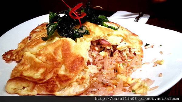 【食記】價格頗一般的《Lacuz 泰式料理》BELLAVITA店-Lacuz 【食記】價格頗一般的《Lacuz 泰式料理》BELLAVITA店-Lacuz