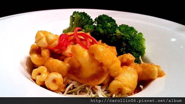 【食記】價格頗一般的《Lacuz 泰式料理》BELLAVITA店-Lacuz 【食記】價格頗一般的《Lacuz 泰式料理》BELLAVITA店-Lacuz