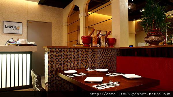 【食記】價格頗一般的《Lacuz 泰式料理》BELLAVITA店-Lacuz 【食記】價格頗一般的《Lacuz 泰式料理》BELLAVITA店-Lacuz