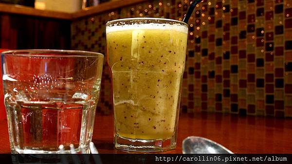 【食記】價格頗一般的《Lacuz 泰式料理》BELLAVITA店-Lacuz 【食記】價格頗一般的《Lacuz 泰式料理》BELLAVITA店-Lacuz