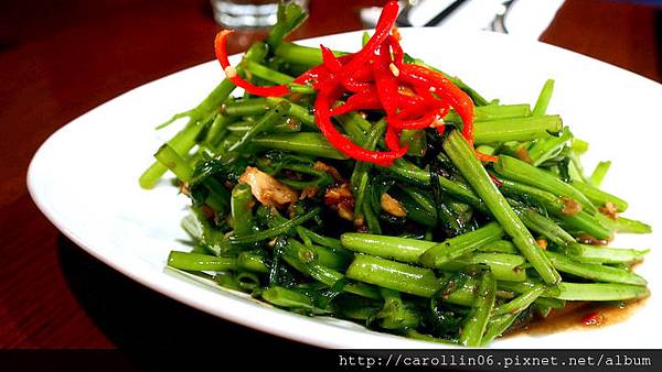 【食記】價格頗一般的《Lacuz 泰式料理》BELLAVITA店-Lacuz 【食記】價格頗一般的《Lacuz 泰式料理》BELLAVITA店-Lacuz