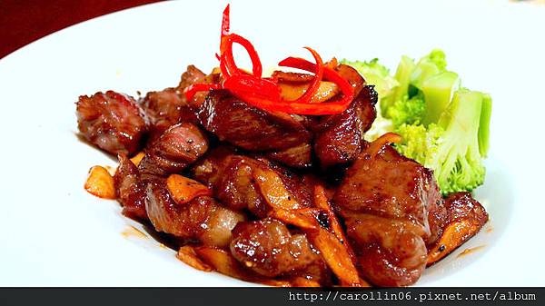 【食記】價格頗一般的《Lacuz 泰式料理》BELLAVITA店-Lacuz 【食記】價格頗一般的《Lacuz 泰式料理》BELLAVITA店-Lacuz