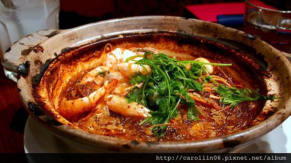 【食記】價格頗一般的《Lacuz 泰式料理》BELLAVITA店-Lacuz 【食記】價格頗一般的《Lacuz 泰式料理》BELLAVITA店-Lacuz