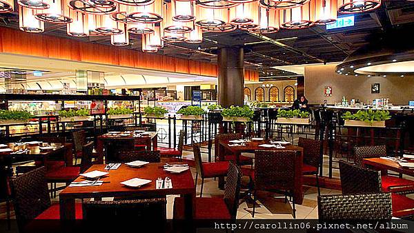 【食記】價格頗一般的《Lacuz 泰式料理》BELLAVITA店-Lacuz 【食記】價格頗一般的《Lacuz 泰式料理》BELLAVITA店-Lacuz