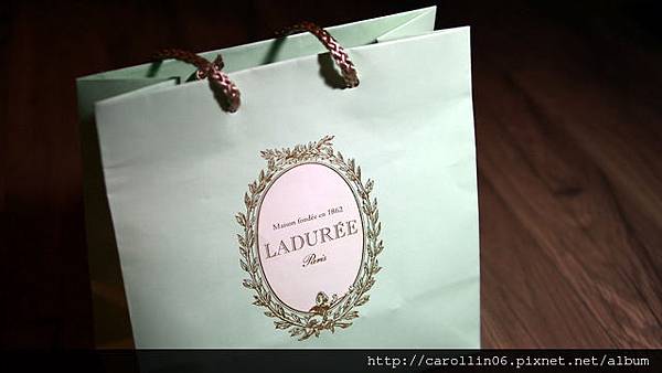 【開箱食記】《Ladurée:馬卡龍》巴黎品牌正式登台!-Ladurée 【開箱食記】《Ladurée:馬卡龍》巴黎品牌正式登台!-Ladurée