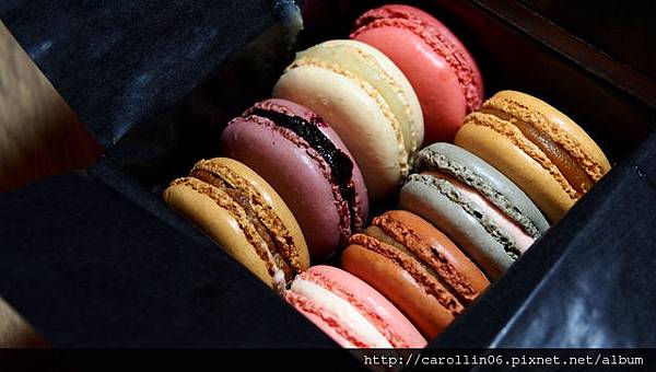 【開箱食記】《Ladurée:馬卡龍》巴黎品牌正式登台!-Ladurée 【開箱食記】《Ladurée:馬卡龍》巴黎品牌正式登台!-Ladurée