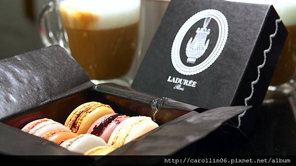 【開箱食記】《Ladurée:馬卡龍》巴黎品牌正式登台!-Ladurée 【開箱食記】《Ladurée:馬卡龍》巴黎品牌正式登台!-Ladurée