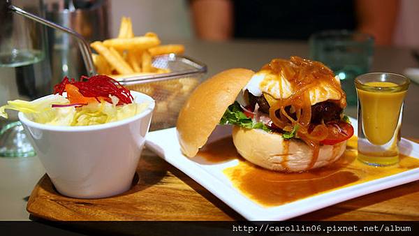 【食記】《Number Nine 9號咖啡&廚房》賣相可愛~-9號 【食記】《Number Nine 9號咖啡&廚房》賣相可愛~-9號