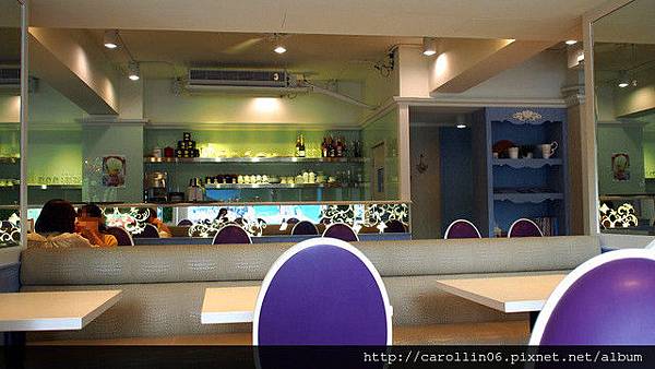 【隨興食記】《Pâtisserie ALEX》牛奶與水果霜淇淋-Pâtisserie ALEX 【隨興食記】《Pâtisserie ALEX》牛奶與水果霜淇淋-Pâtisserie ALEX