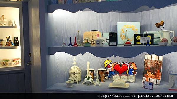 【隨興食記】《Pâtisserie ALEX》牛奶與水果霜淇淋-Pâtisserie ALEX 【隨興食記】《Pâtisserie ALEX》牛奶與水果霜淇淋-Pâtisserie ALEX