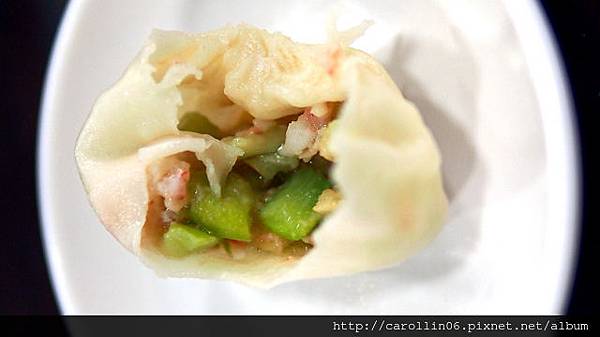 【食記】《福鼎湯包店(2店)》著名的路邊攤鼎泰豐...!?-湯包 【食記】《福鼎湯包店(2店)》著名的路邊攤鼎泰豐...!?-湯包