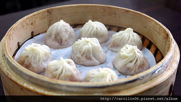 【食記】《福鼎湯包店(2店)》著名的路邊攤鼎泰豐...!?-湯包 【食記】《福鼎湯包店(2店)》著名的路邊攤鼎泰豐...!?-湯包