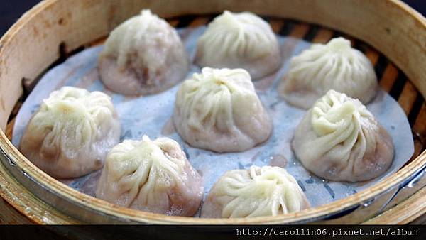 【食記】《福鼎湯包店(2店)》著名的路邊攤鼎泰豐...!?-湯包 【食記】《福鼎湯包店(2店)》著名的路邊攤鼎泰豐...!?-湯包